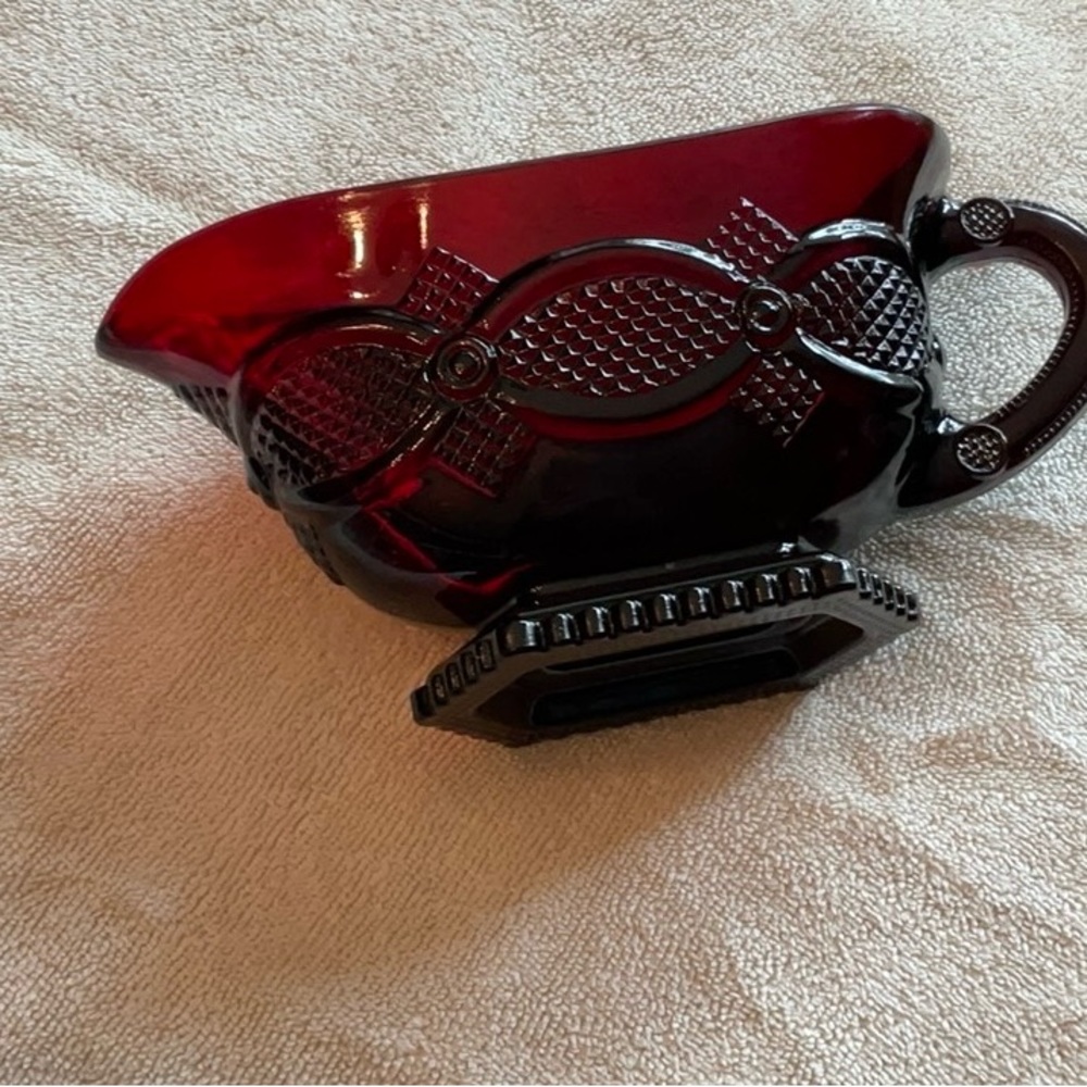 Avon 1876 Cape Cod Glass Gravy Boat - Picture 5 of 5
